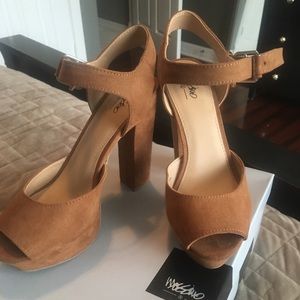 Tan Heels